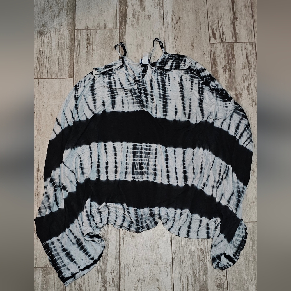 Unique Black and White Tie-Dye Bubble Women's Swim Cover-up 22/24 2X 3X